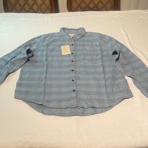 Universal Thread Men's Light Blue Striped Button Down Shirt